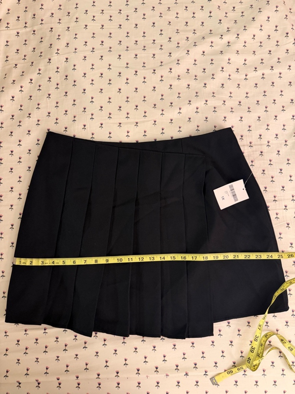 Forever 21 Black Pleated A-Line Mini Skirt - Picture 4 of 9